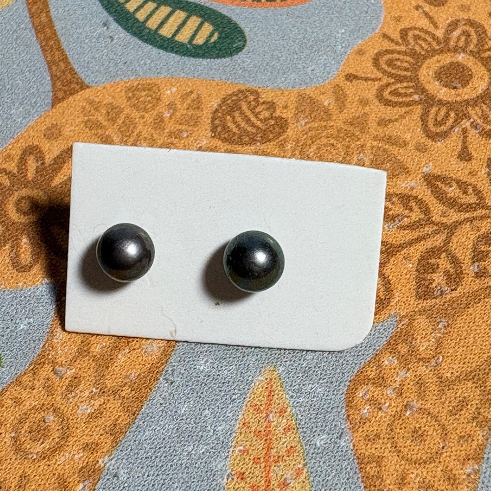 Black freshwater Pearl Stud Earrings